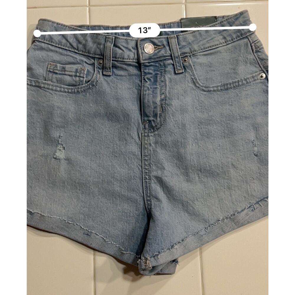Wild Fable Women's High Rise Rolled Cuff Jean Shorts Light Wash Size 2 - Picture 5 of 5